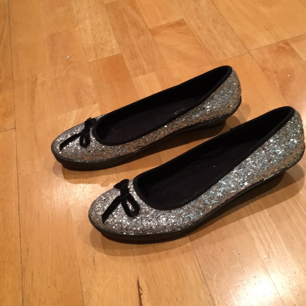 Brand new silver glitter shoes 👍